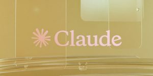 Schriftzug "Claude"